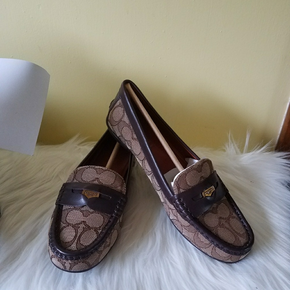 NIB Coach Signature C Penny Loafer
